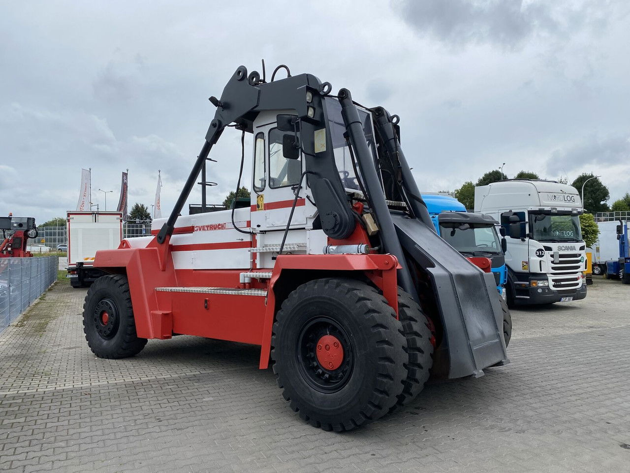 Svetruck TMF 12/9 HB / 1 Owner / Reach Stacker / Elme Sprea DER - Carretilla elevadora: foto 1 Svetruck TMF 12/9 HB / 1 Owner / Reach Stacker / Elme Sprea DER - Carretilla elevadora: foto 1