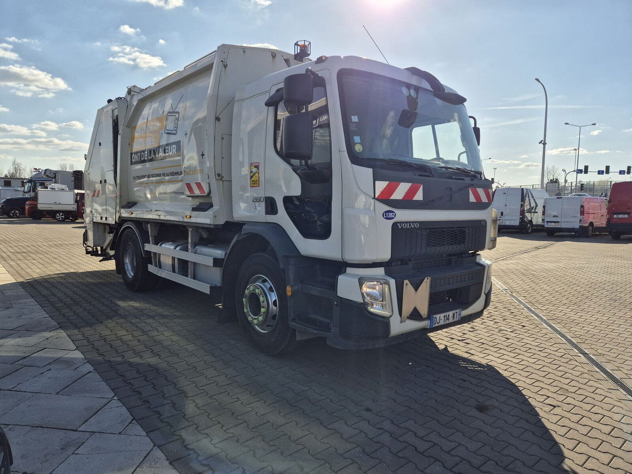 VOLVO FE 280 13M3 / Geesinknorba / Euro 6 / 3 Seats - Camión de basura: foto 2 VOLVO FE 280 13M3 / Geesinknorba / Euro 6 / 3 Seats - Camión de basura: foto 2