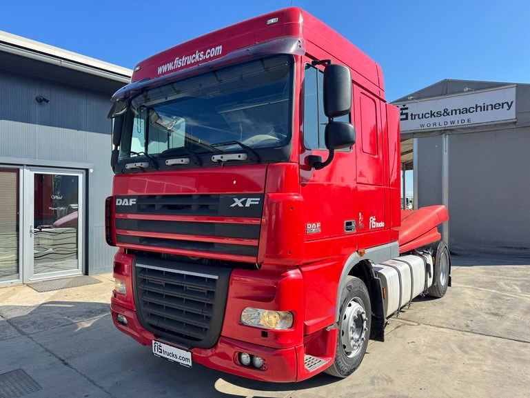 DAF XF 105.460 4x2 tractor unit - tipp. hydr. - Cabeza tractora: foto 1 DAF XF 105.460 4x2 tractor unit - tipp. hydr. - Cabeza tractora: foto 1
