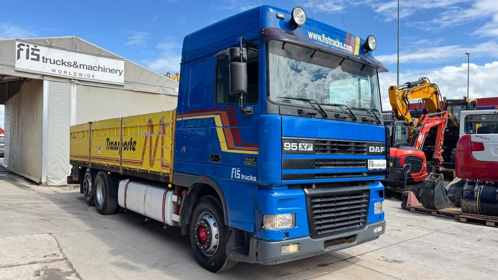 DAF XF 95.380 6X2 stake body - air condition - Camión caja abierta: foto 3 DAF XF 95.380 6X2 stake body - air condition - Camión caja abierta: foto 3
