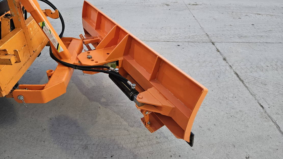 Diversen Tiger 4x4 tipper + snow plate - Volquete camión: foto 5 Diversen Tiger 4x4 tipper + snow plate - Volquete camión: foto 5