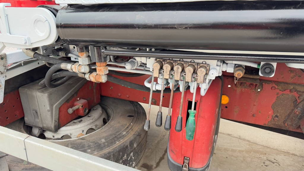 Portacontenedore/ Intercambiable camión Iveco Eurocargo ML180 E28 4x2 Epsilon 110 - absetz tipper: foto 13 Portacontenedore/ Intercambiable camión Iveco Eurocargo ML180 E28 4x2 Epsilon 110 - absetz tipper: foto 13