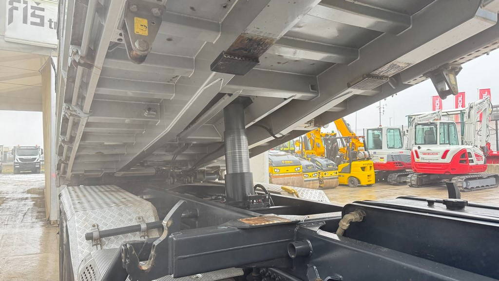 Volquete camión Iveco Trakker 460 8x4 meiller tipper - euro 6: foto 10