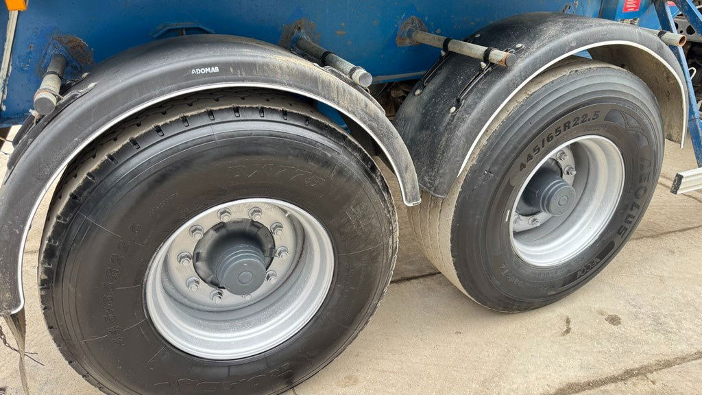 Leasing financiero de Kaiser Robuste 2 axle tipper trailer - hydr. back leasing Kaiser Robuste 2 axle tipper trailer - hydr. back: foto 13 Leasing financiero de Kaiser Robuste 2 axle tipper trailer - hydr. back leasing Kaiser Robuste 2 axle tipper trailer - hydr. back: foto 13