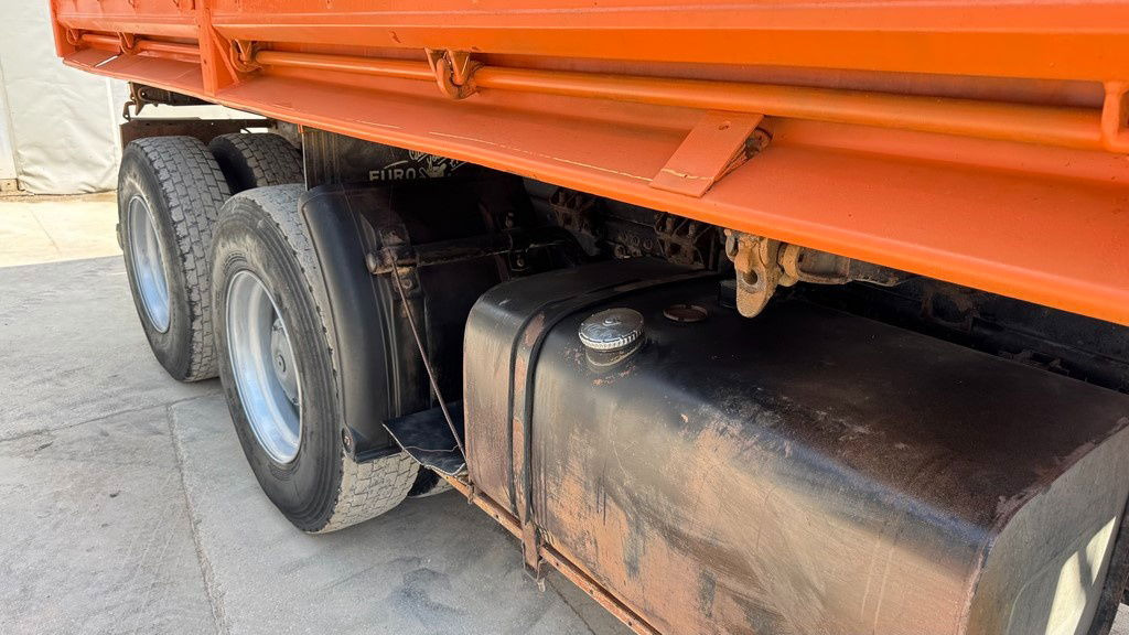 MAN 26.372 6x4 meiller tipper - Volquete camión: foto 4 MAN 26.372 6x4 meiller tipper - Volquete camión: foto 4