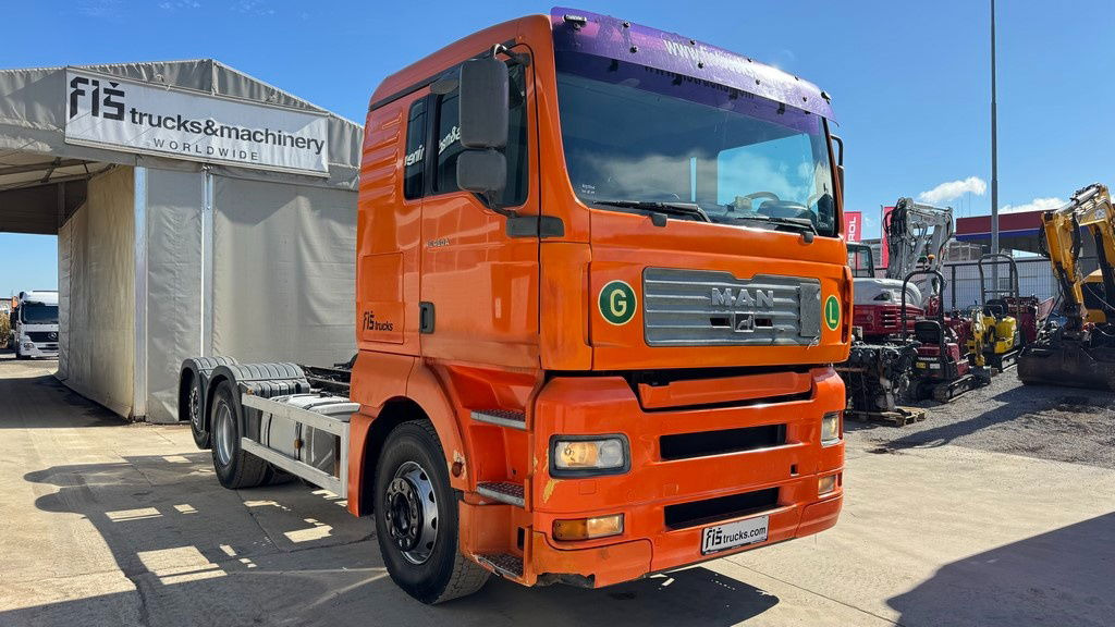 MAN TGA 26.460 6X2 chassis - lifitng axle - Chasis camión: foto 3 MAN TGA 26.460 6X2 chassis - lifitng axle - Chasis camión: foto 3