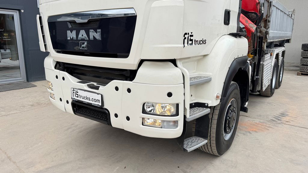 MAN TGS 28.480 6X4/4 bordmatic - cardan - Fassi F235XP - 14.9M - Retarder - Volquete camión: foto 2 MAN TGS 28.480 6X4/4 bordmatic - cardan - Fassi F235XP - 14.9M - Retarder - Volquete camión: foto 2