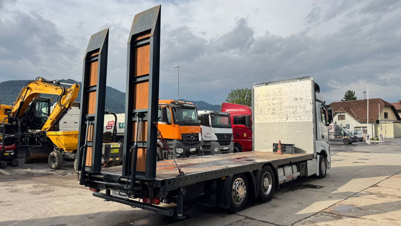 Mercedes-Benz Actros 2545 6x2 transporter - steering axle - 7.8M - Portavehículos camión: foto 4 Mercedes-Benz Actros 2545 6x2 transporter - steering axle - 7.8M - Portavehículos camión: foto 4