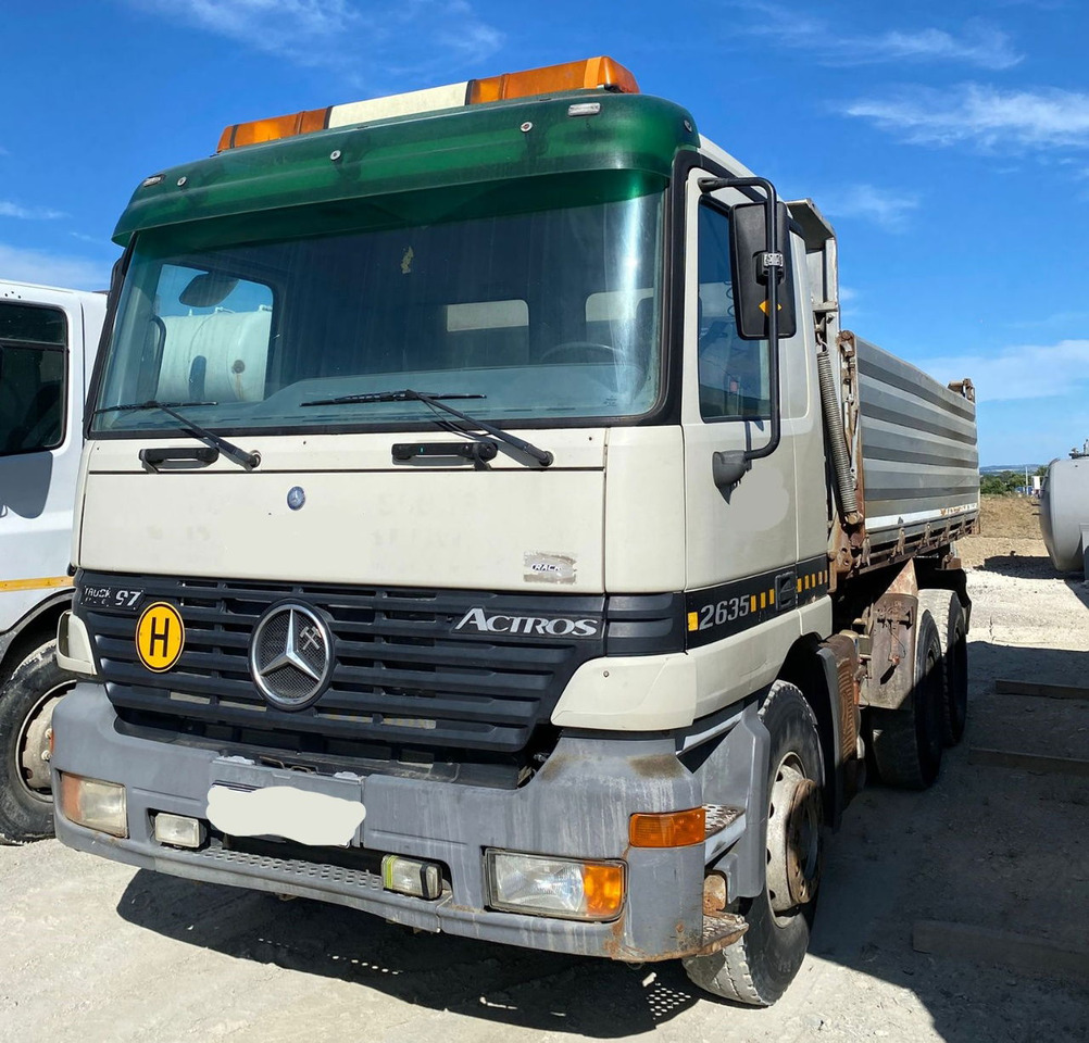 Mercedes-Benz Actros 2635 K 6X4 3 sided tipper - Volquete camión: foto 2 Mercedes-Benz Actros 2635 K 6X4 3 sided tipper - Volquete camión: foto 2