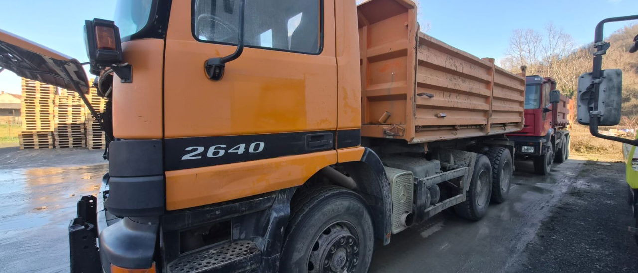 Mercedes-Benz Actros 2640 K 6x4 meiller tipper - Volquete camión: foto 1 Mercedes-Benz Actros 2640 K 6x4 meiller tipper - Volquete camión: foto 1