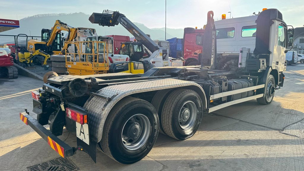 Mercedes-Benz Actros 2641 6x4 hiab abroll tipper - spring complete - Portacontenedore/ Intercambiable camión: foto 5 Mercedes-Benz Actros 2641 6x4 hiab abroll tipper - spring complete - Portacontenedore/ Intercambiable camión: foto 5