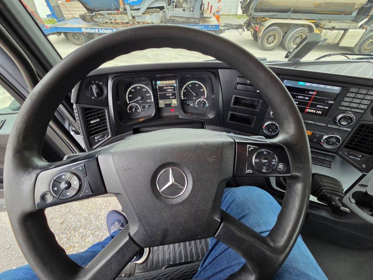 Volquete camión Mercedes-Benz Arocs 4148 8X4 meiller tipper - bordmatic: foto 21 Volquete camión Mercedes-Benz Arocs 4148 8X4 meiller tipper - bordmatic: foto 21