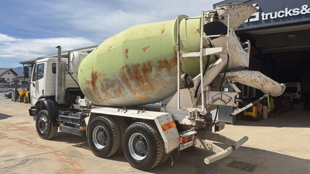 Mercedes-Benz SK 2527 6x4 Mixer 7M3 - Camión hormigonera: foto 5 Mercedes-Benz SK 2527 6x4 Mixer 7M3 - Camión hormigonera: foto 5