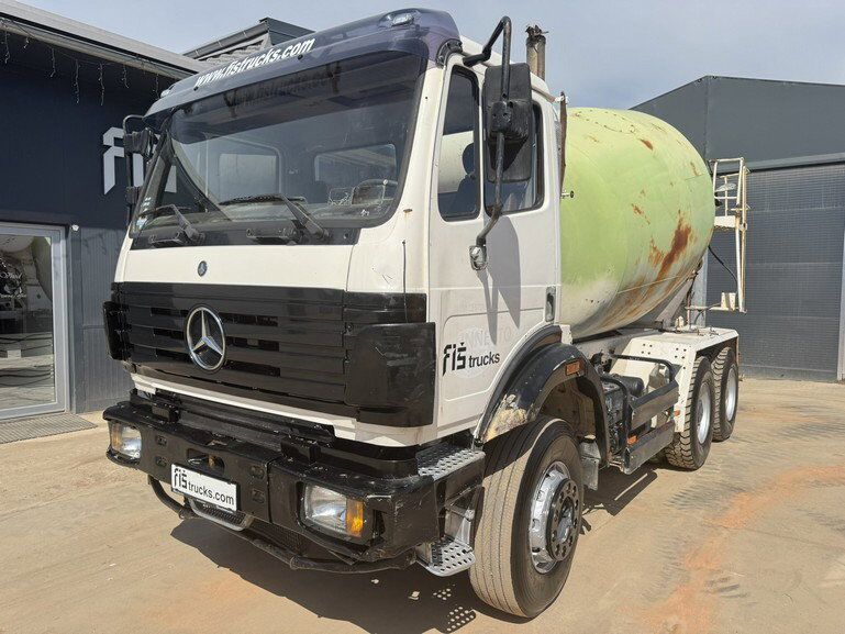 Mercedes-Benz SK 2527 6x4 Mixer 7M3 - Camión hormigonera: foto 1 Mercedes-Benz SK 2527 6x4 Mixer 7M3 - Camión hormigonera: foto 1