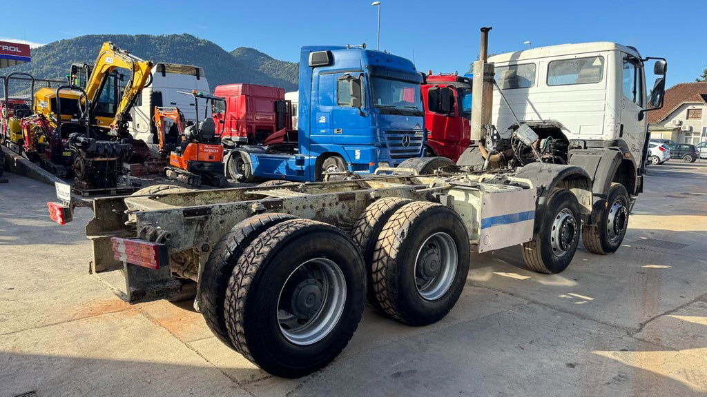 Mercedes-Benz SK 3234 8x4 chassis - Chasis camión: foto 5 Mercedes-Benz SK 3234 8x4 chassis - Chasis camión: foto 5