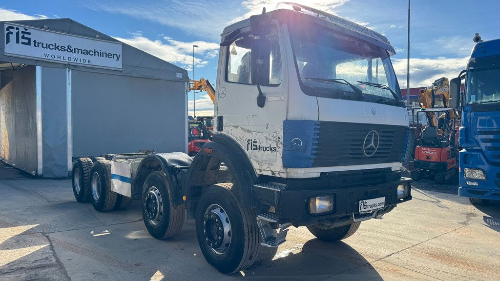 Mercedes-Benz SK 3234 8x4 chassis - Chasis camión: foto 3 Mercedes-Benz SK 3234 8x4 chassis - Chasis camión: foto 3