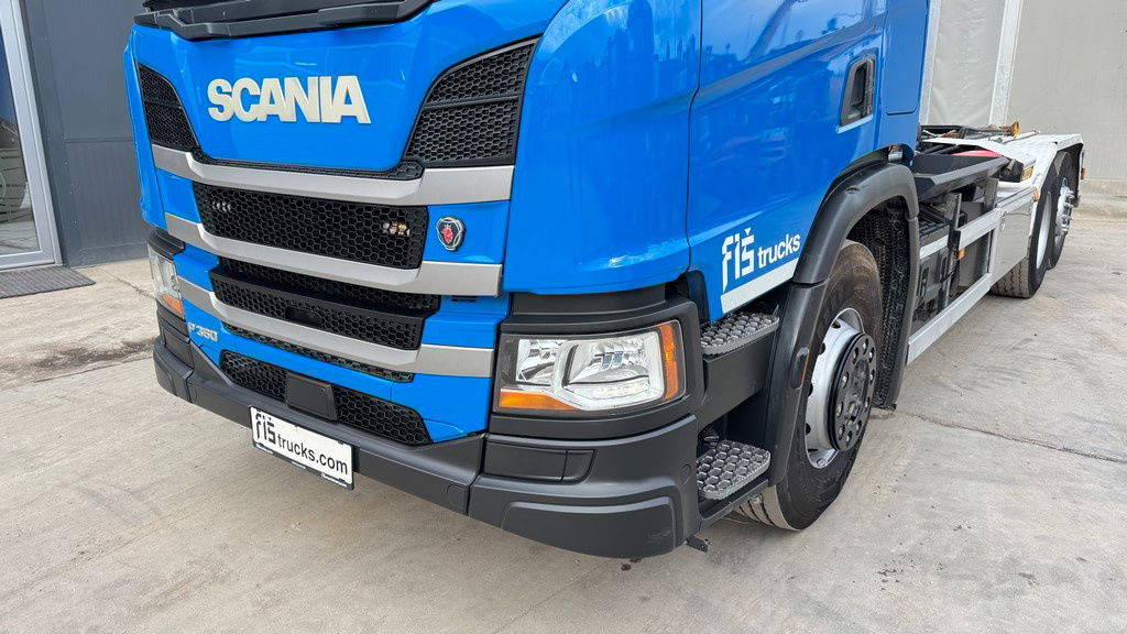 Scania P 360 6x2 palfinger abroll tipper - steering axle - Portacontenedore/ Intercambiable camión: foto 2 Scania P 360 6x2 palfinger abroll tipper - steering axle - Portacontenedore/ Intercambiable camión: foto 2