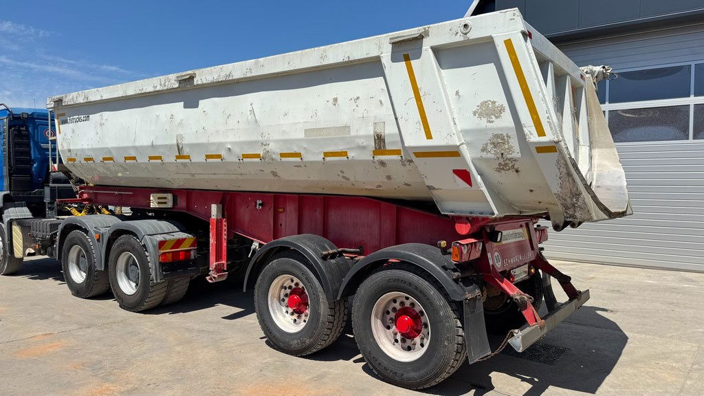 Schwarzmüller K202 2-Axle Tipper - Taurpaulin - Volquete semirremolque: foto 4 Schwarzmüller K202 2-Axle Tipper - Taurpaulin - Volquete semirremolque: foto 4