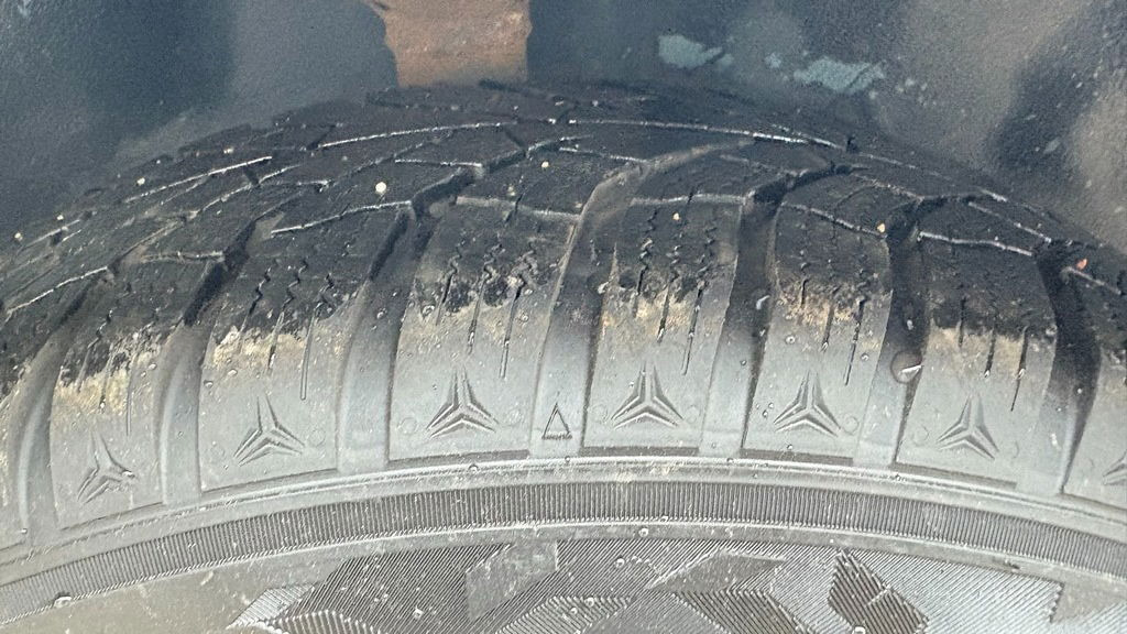 Toyota Carina 1.6 - Petrol - 5 Doors - Coche: foto 5 Toyota Carina 1.6 - Petrol - 5 Doors - Coche: foto 5