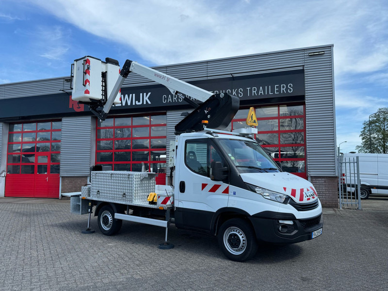 Iveco Daily 35S14 2 Person, Km 31.936!! 4x gestempeld, 2 persoonslift - Vehículo comercial ligero: foto 2 Iveco Daily 35S14 2 Person, Km 31.936!! 4x gestempeld, 2 persoonslift - Vehículo comercial ligero: foto 2