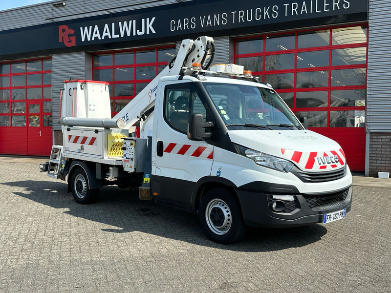 Iveco Daily 35S14 APK 10-07-2026 14 meter, 4x stamped, 413 working hours - Vehículo comercial ligero: foto 3 Iveco Daily 35S14 APK 10-07-2026 14 meter, 4x stamped, 413 working hours - Vehículo comercial ligero: foto 3