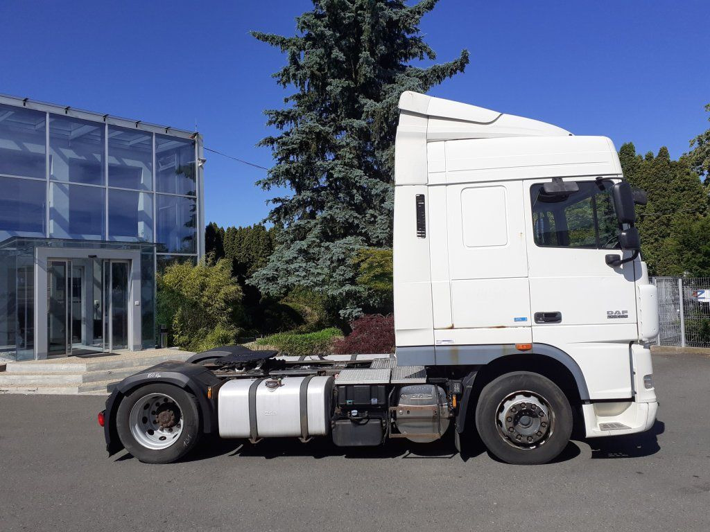 DAF XF105.460 EEV MEGA/lowdeck - Cabeza tractora: foto 3 DAF XF105.460 EEV MEGA/lowdeck - Cabeza tractora: foto 3