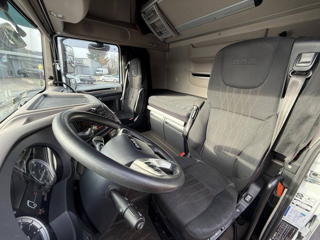 Cabeza tractora DAF XF480 Superspacecab SSC lowdeck: foto 12 Cabeza tractora DAF XF480 Superspacecab SSC lowdeck: foto 12