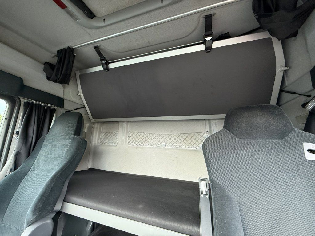 Cabeza tractora MAN TGX18.480 EURO 6: foto 15