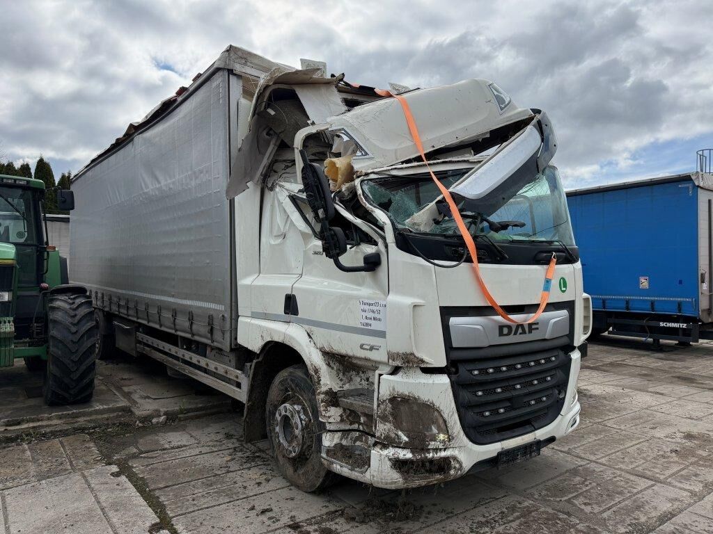 DAF CF320 EURO 6 UNFAL - Camión lona: foto 2 DAF CF320 EURO 6 UNFAL - Camión lona: foto 2