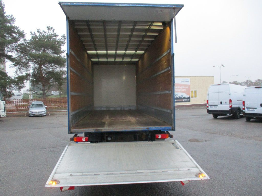 Iveco 120E25 mit LBW Iveco 120E25 mit LBW - Camión caja cerrada: foto 4 Iveco 120E25 mit LBW Iveco 120E25 mit LBW - Camión caja cerrada: foto 4