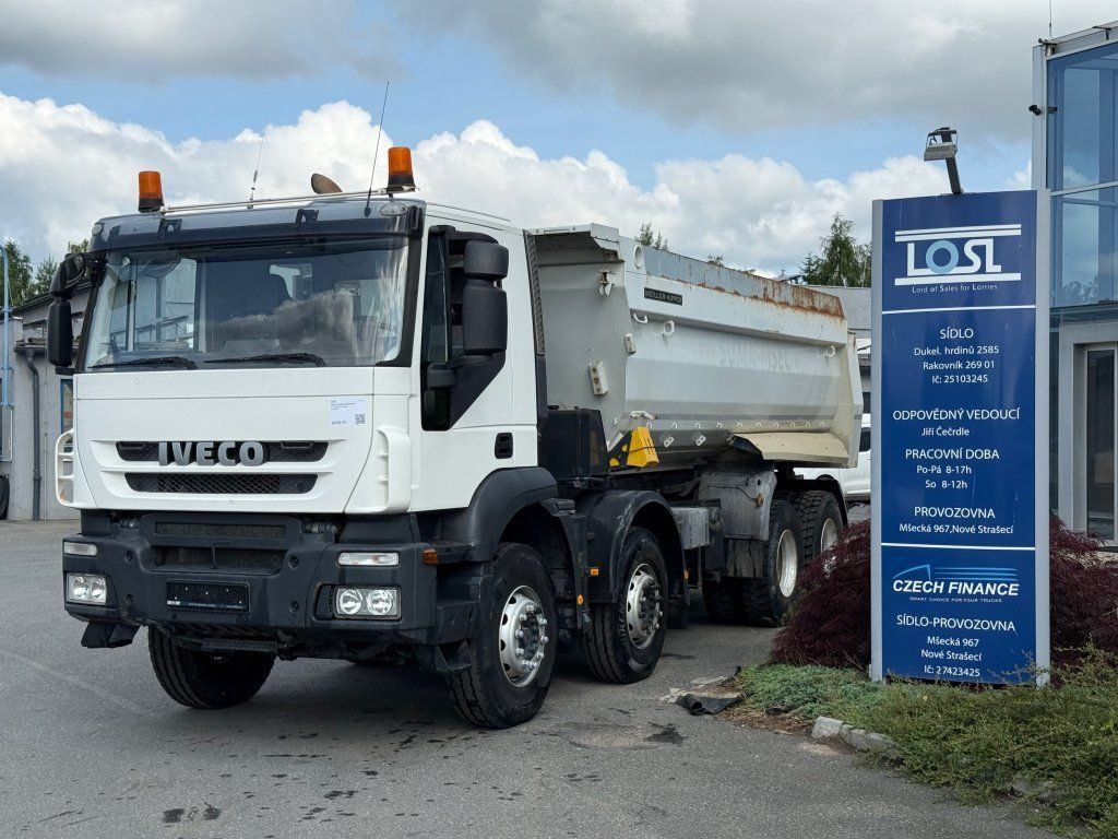 Iveco Trakker 410 S1 8x4 - Volquete camión: foto 1 Iveco Trakker 410 S1 8x4 - Volquete camión: foto 1