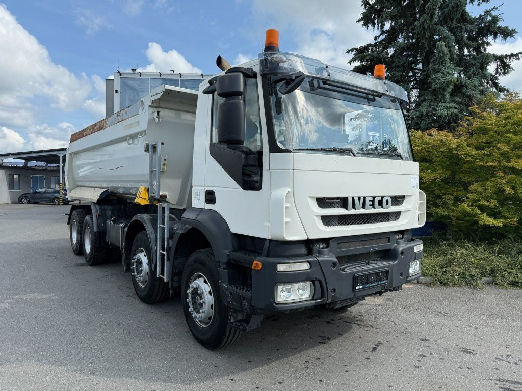 Iveco Trakker 410 S1 8x4 - Volquete camión: foto 2 Iveco Trakker 410 S1 8x4 - Volquete camión: foto 2