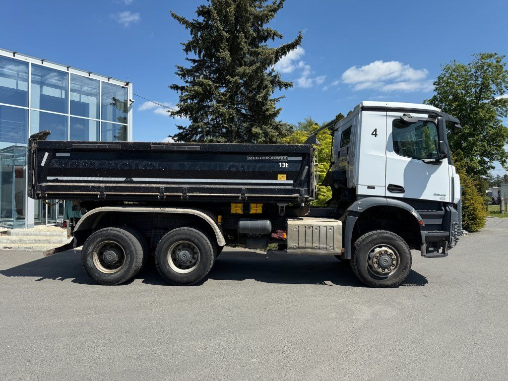 Mercedes-Benz 3343 Arocs 6x6 S3 EURO 6 - Volquete camión: foto 4 Mercedes-Benz 3343 Arocs 6x6 S3 EURO 6 - Volquete camión: foto 4
