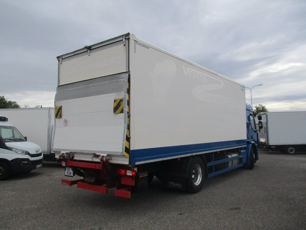Renault D18, 320 - Camión caja cerrada: foto 3 Renault D18, 320 - Camión caja cerrada: foto 3
