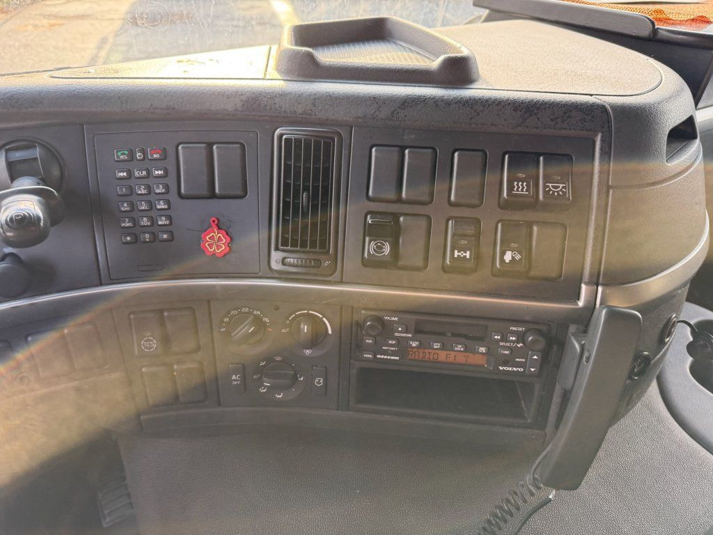 Leasing financiero de  Volvo FM260 EURO 3 leasing Volvo FM260 EURO 3: foto 18