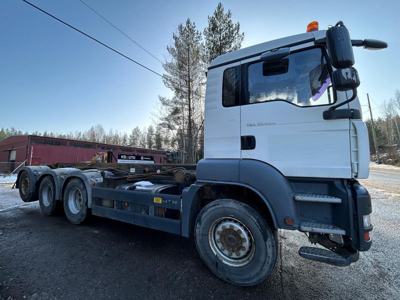 MAN TGA 35.400 8X4-4BL - Camión con equipo de cable: foto 4 MAN TGA 35.400 8X4-4BL - Camión con equipo de cable: foto 4