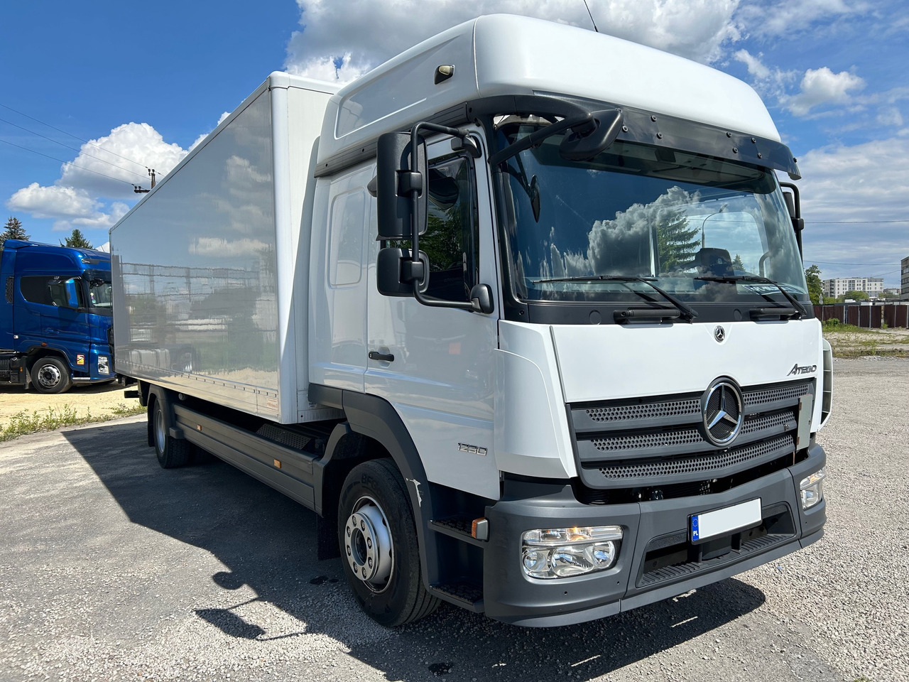 MERCEDES-BENZ ATEGO 1230 / BIGSPACE / 2020 / KOFFER 19 EPAL / LBW 2T - Camión caja cerrada: foto 2 MERCEDES-BENZ ATEGO 1230 / BIGSPACE / 2020 / KOFFER 19 EPAL / LBW 2T - Camión caja cerrada: foto 2