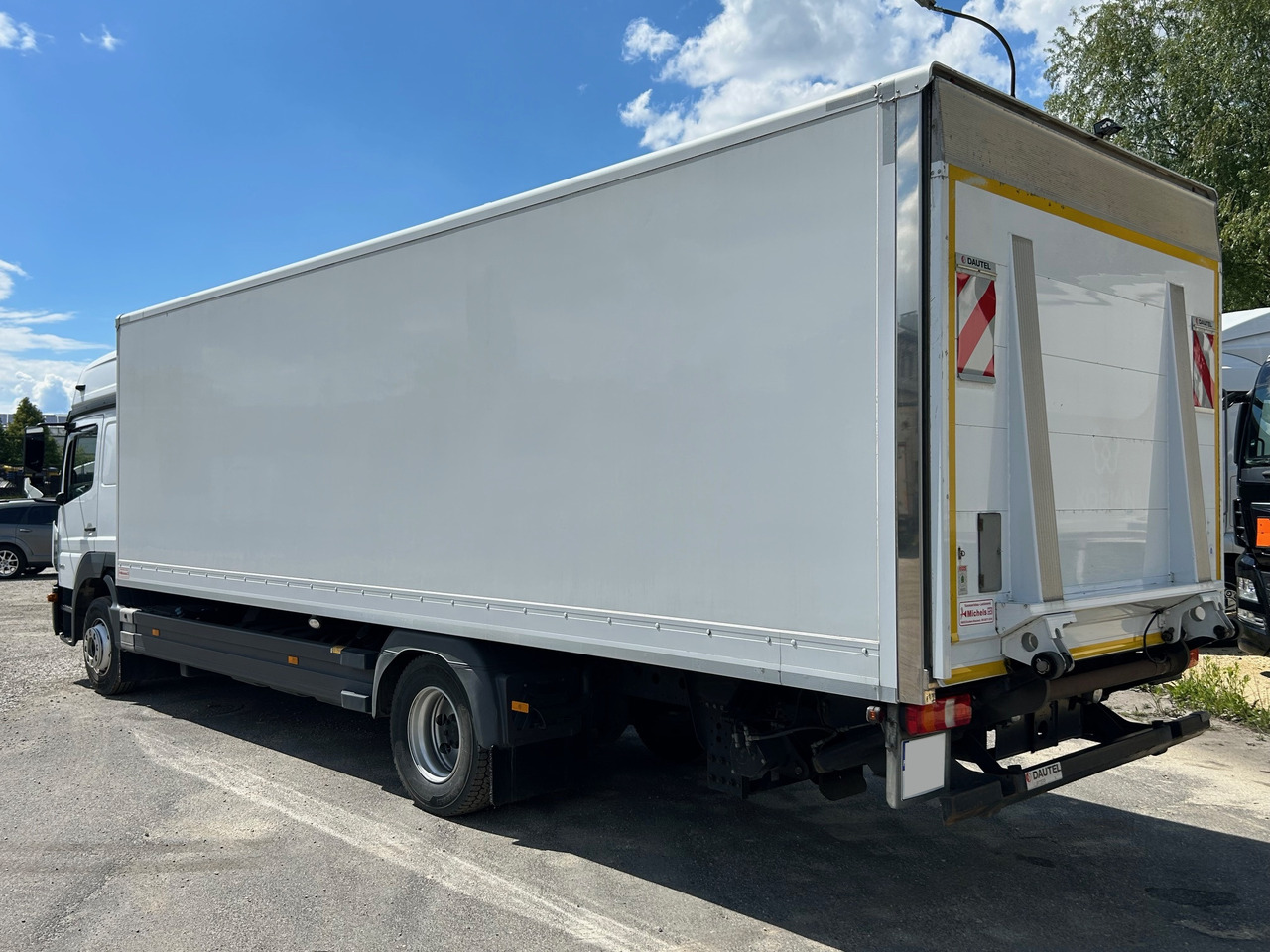 MERCEDES-BENZ ATEGO 1230 / BIGSPACE / 2020 / KOFFER 19 EPAL / LBW 2T - Camión caja cerrada: foto 4 MERCEDES-BENZ ATEGO 1230 / BIGSPACE / 2020 / KOFFER 19 EPAL / LBW 2T - Camión caja cerrada: foto 4