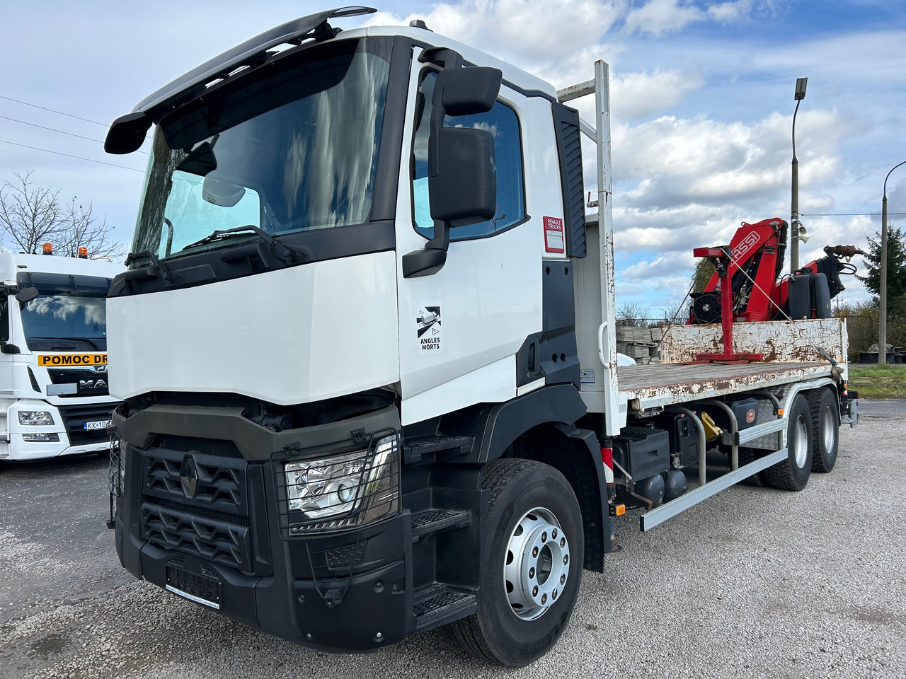 RENAULT C380 6X4 / FASSI F215A + REMOTE / ROTATOR - Camión grúa: foto 1 RENAULT C380 6X4 / FASSI F215A + REMOTE / ROTATOR - Camión grúa: foto 1