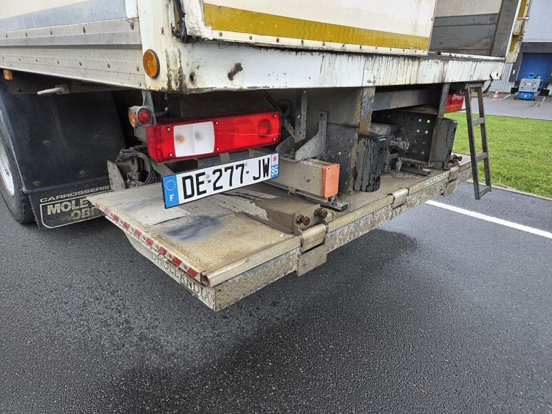 Renault Premium 380dxi - Camión caja cerrada: foto 4 Renault Premium 380dxi - Camión caja cerrada: foto 4