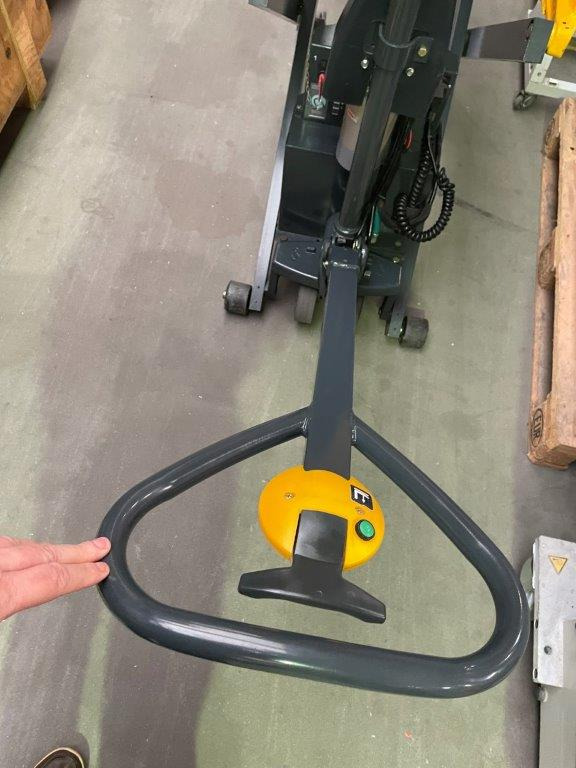 Transpaleta 5 (five) scissor pallet truck with electric drive and quick lift pump Jungheinrich model TMX-E 10: foto 6