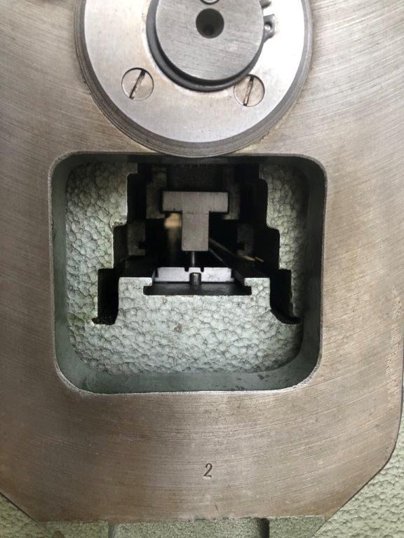 Bickel HK 3-68 Motor Grooving and Perforating Machine - Hendadora y perforadora: foto 5 Bickel HK 3-68 Motor Grooving and Perforating Machine - Hendadora y perforadora: foto 5