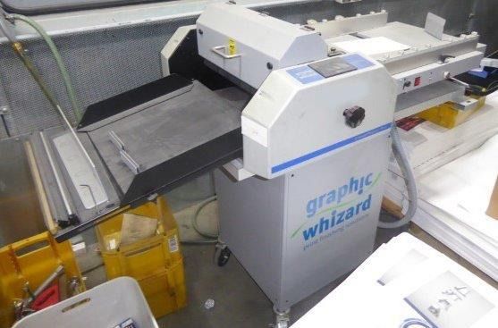 Graphic Whizard CreaseMaster Plus - automatic grooving, slotting, creasing and perforating machine - Hendadora y perforadora: foto 1 Graphic Whizard CreaseMaster Plus - automatic grooving, slotting, creasing and perforating machine - Hendadora y perforadora: foto 1