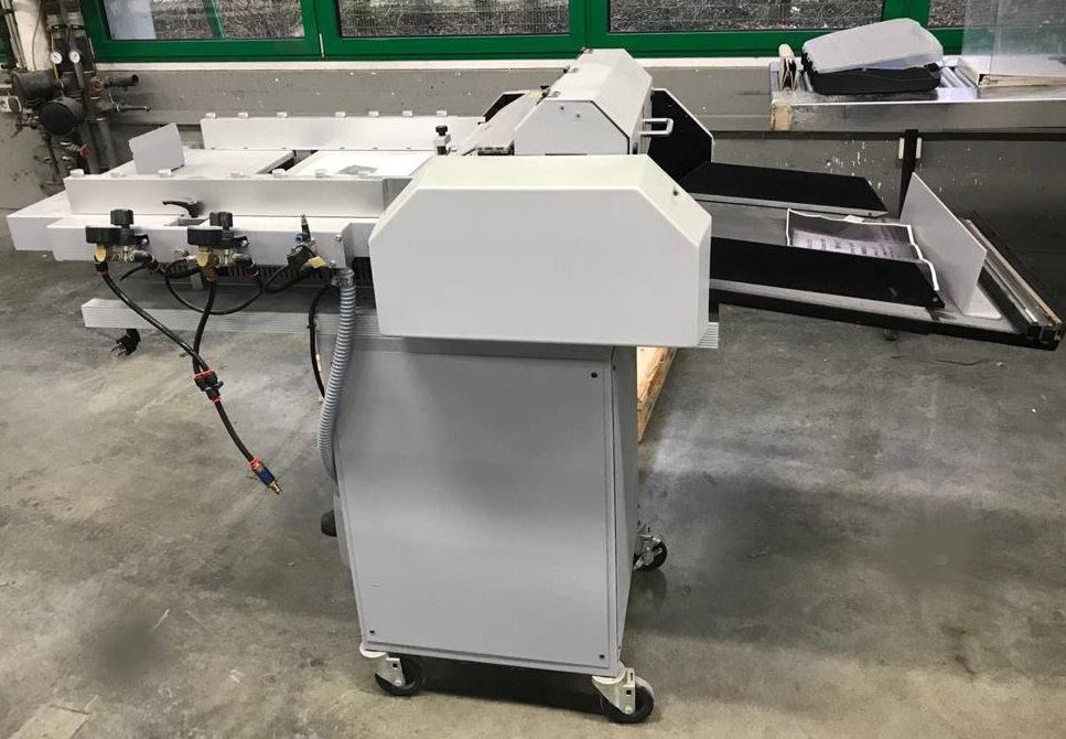 Graphic Whizard CreaseMaster Plus - automatic grooving, slotting, creasing and perforating machine - Hendadora y perforadora: foto 2 Graphic Whizard CreaseMaster Plus - automatic grooving, slotting, creasing and perforating machine - Hendadora y perforadora: foto 2