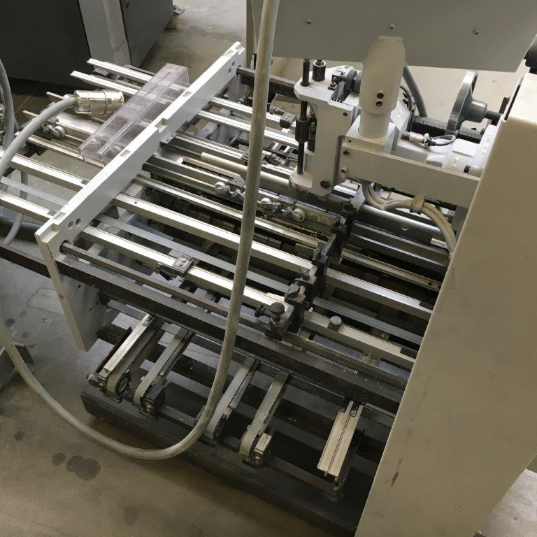 Mobile four-knife folding unit Heidelberg Stahlfolder VF-66 - Plegadora de papel: foto 2 Mobile four-knife folding unit Heidelberg Stahlfolder VF-66 - Plegadora de papel: foto 2