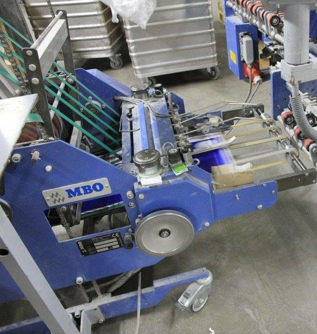 Standing vertically delivery with pres rollers MBO SAP 46 L - Plegadora de papel: foto 1 Standing vertically delivery with pres rollers MBO SAP 46 L - Plegadora de papel: foto 1