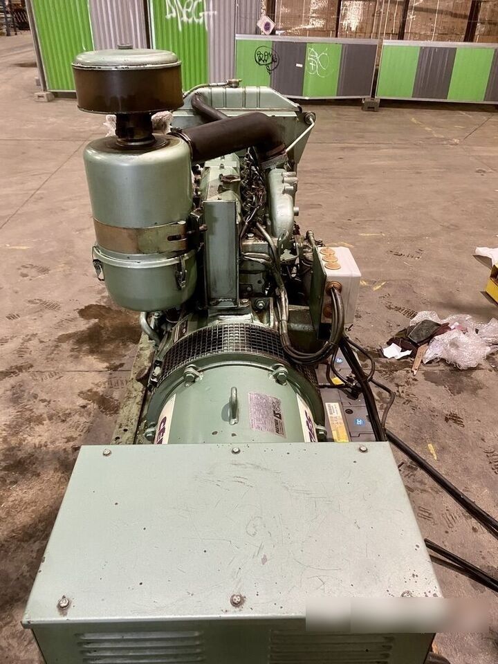 IVECO 80 kVa 8061 - Generador industriale: foto 4 IVECO 80 kVa 8061 - Generador industriale: foto 4