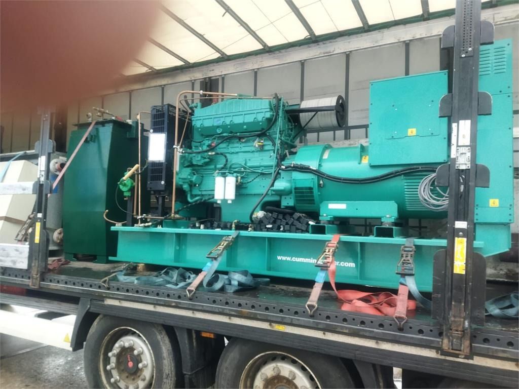 Cummins C440 D5 - Generador industriale: foto 1 Cummins C440 D5 - Generador industriale: foto 1