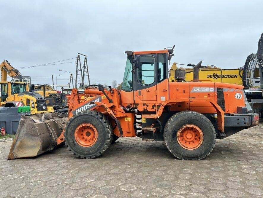Doosan DL250 - Cargadora de ruedas: foto 3 Doosan DL250 - Cargadora de ruedas: foto 3