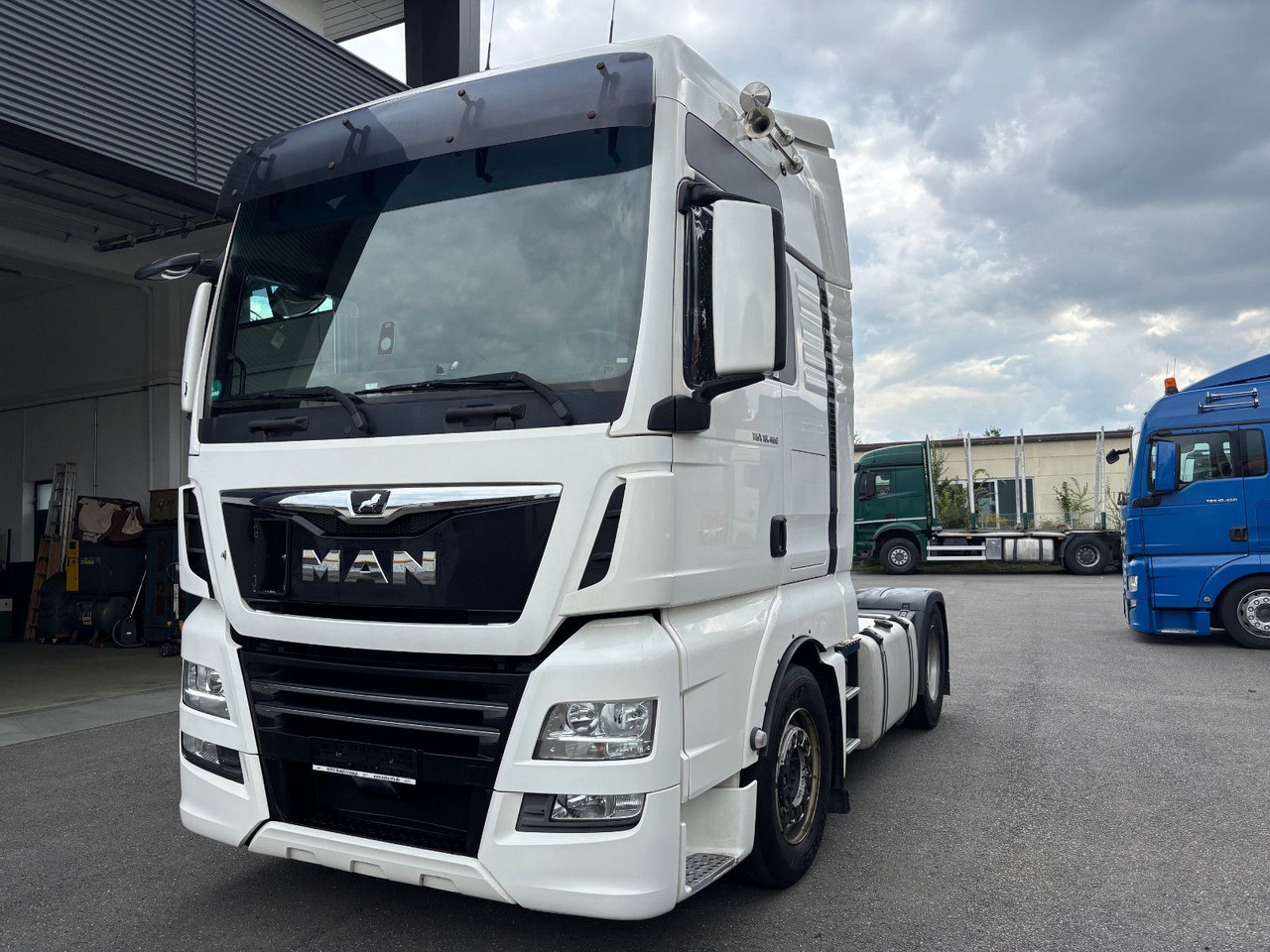 MAN TGX 18.460 XXL/Retader/2xTank/NAVI/TÜV - Cabeza tractora: foto 1 MAN TGX 18.460 XXL/Retader/2xTank/NAVI/TÜV - Cabeza tractora: foto 1